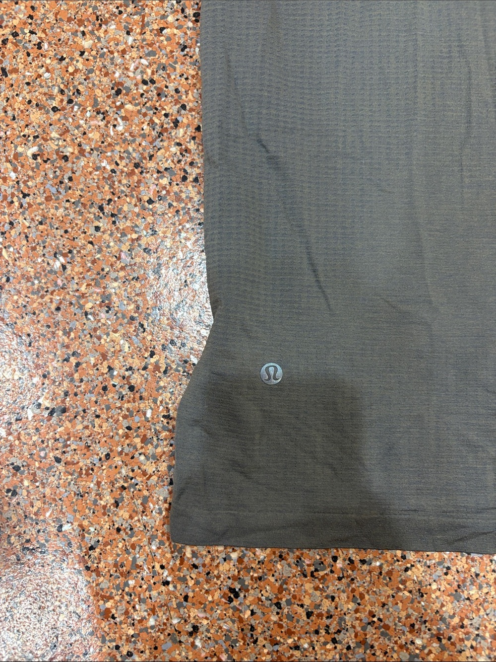 lululemon athletica Men's Short Sleeve Crew Tee - Olive - Picture 3 of 3